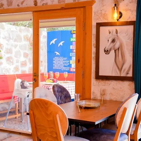 2 Bedrooms With Private Pool-reston Vilă *