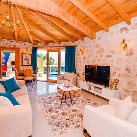 2 Bedrooms With Private Pool-reston Vilă *