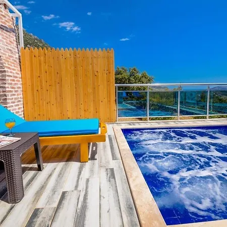 2 Bedrooms With Private Pool-reston Vilă *